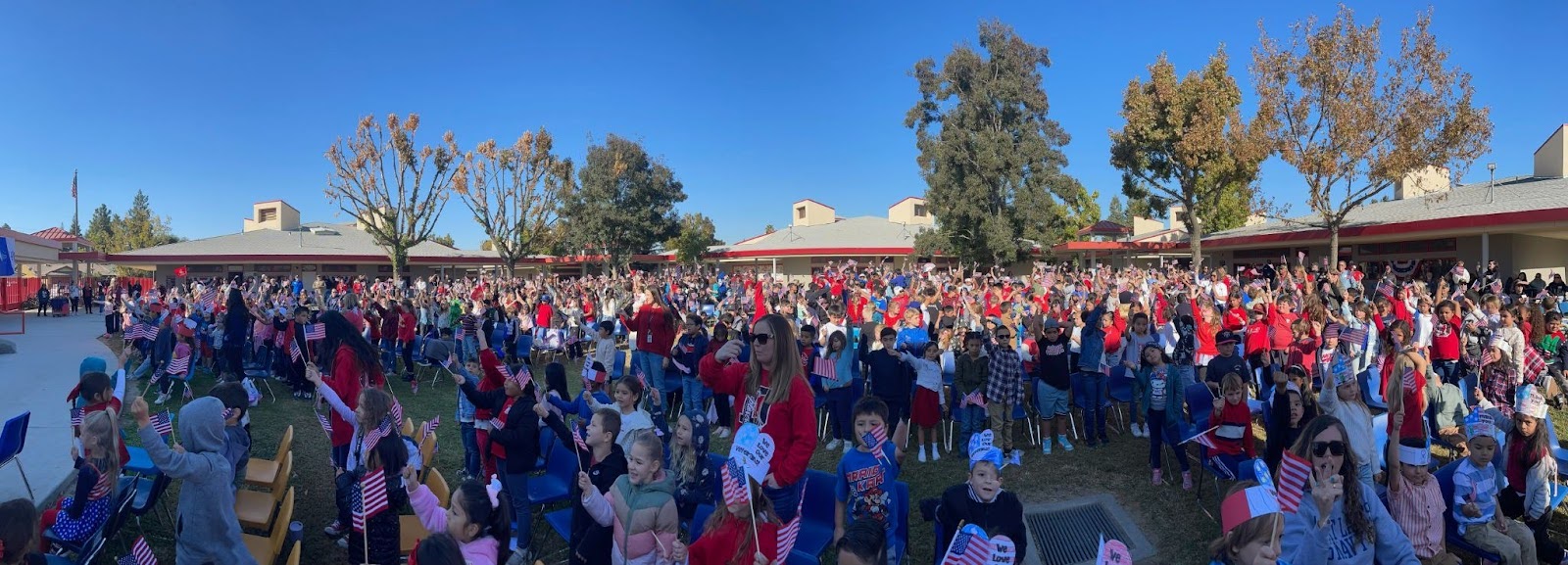 discovery elementary crowd